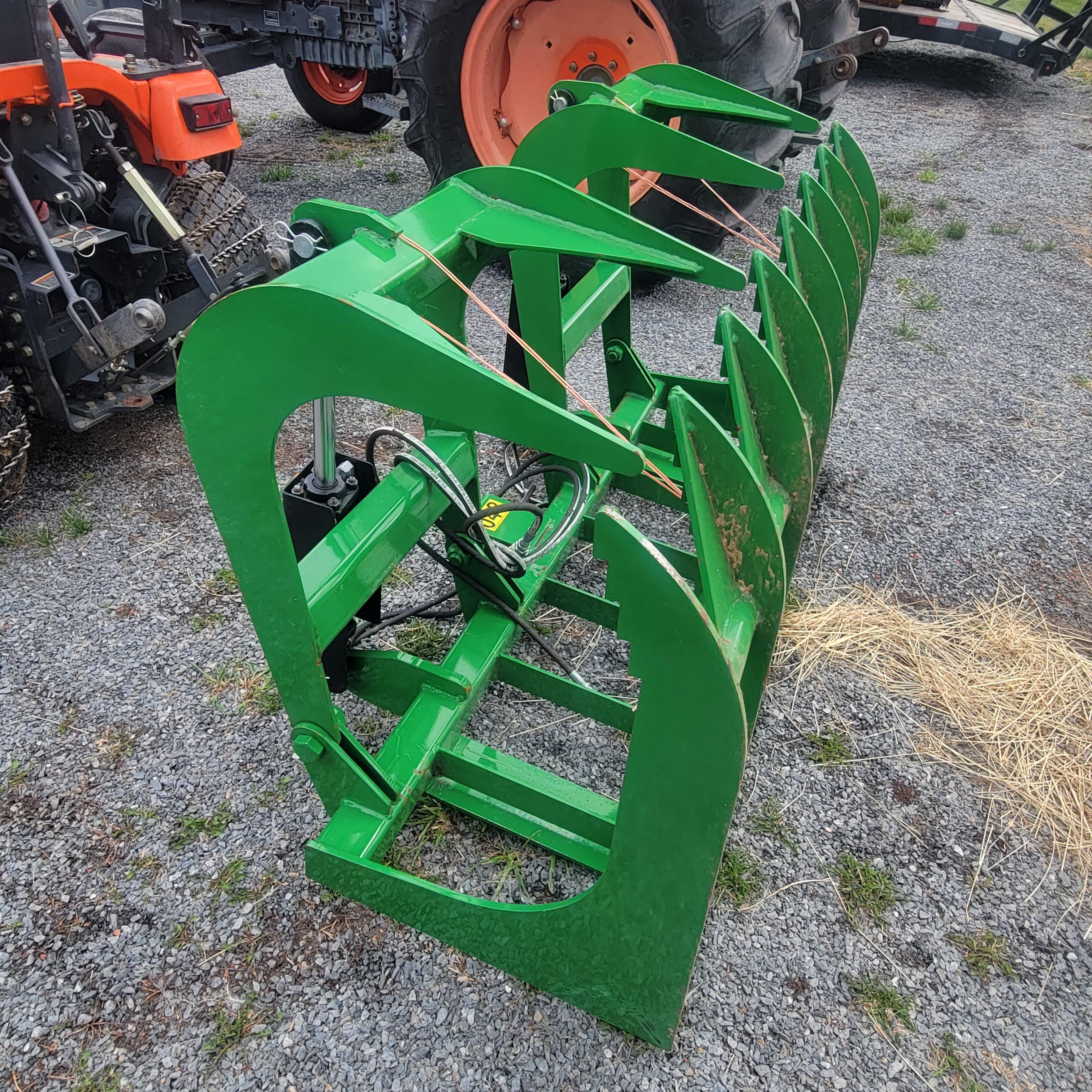 JOHN DEERE TYPE GRAPPLE 60" W/ HOSES