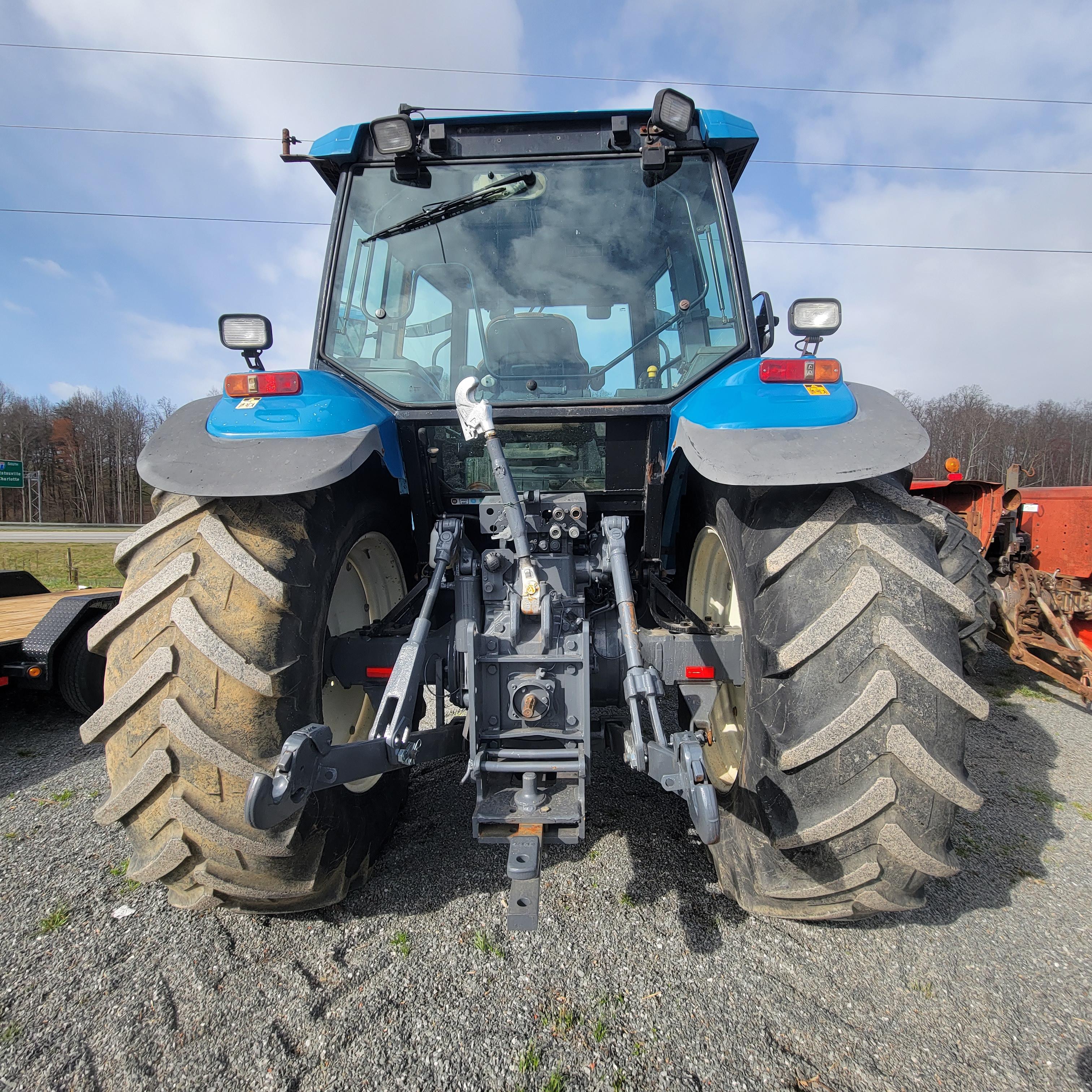 NEW HOLLAND 8360 TRACTOR 3601 HOURS