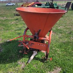 BALTIMATIC FERTILIZER SPREADER