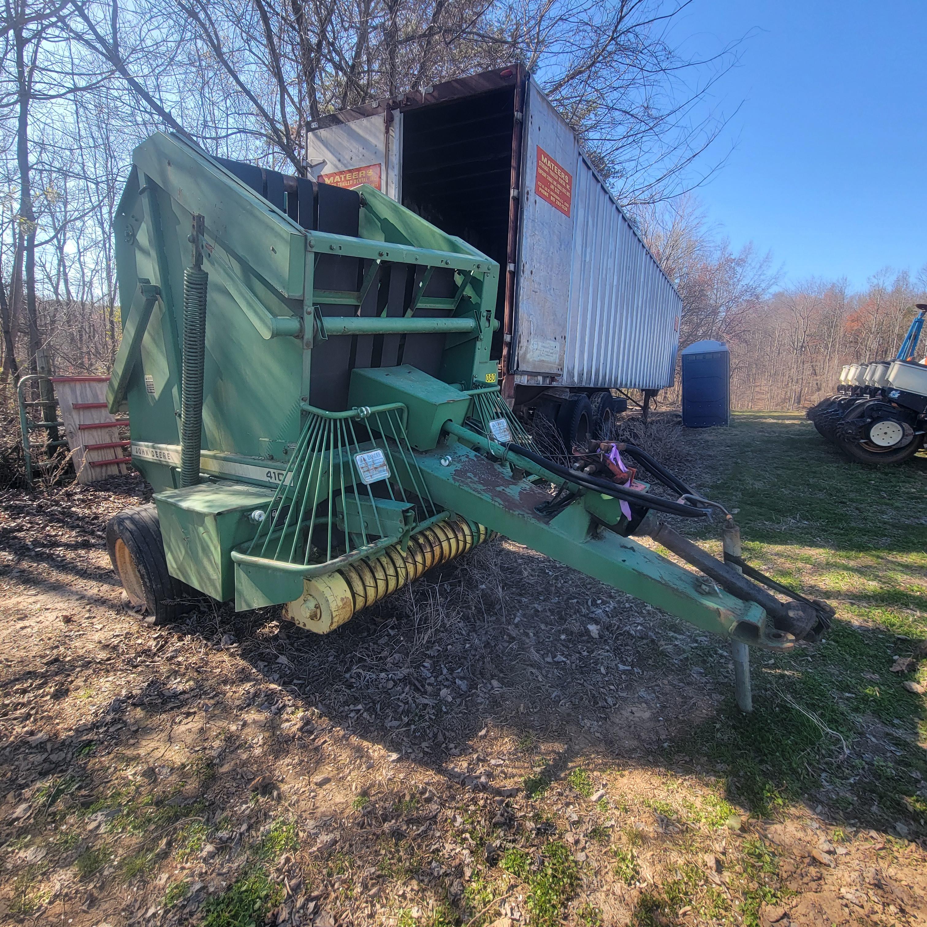 JOHN DEERE 410 ROUND BALER