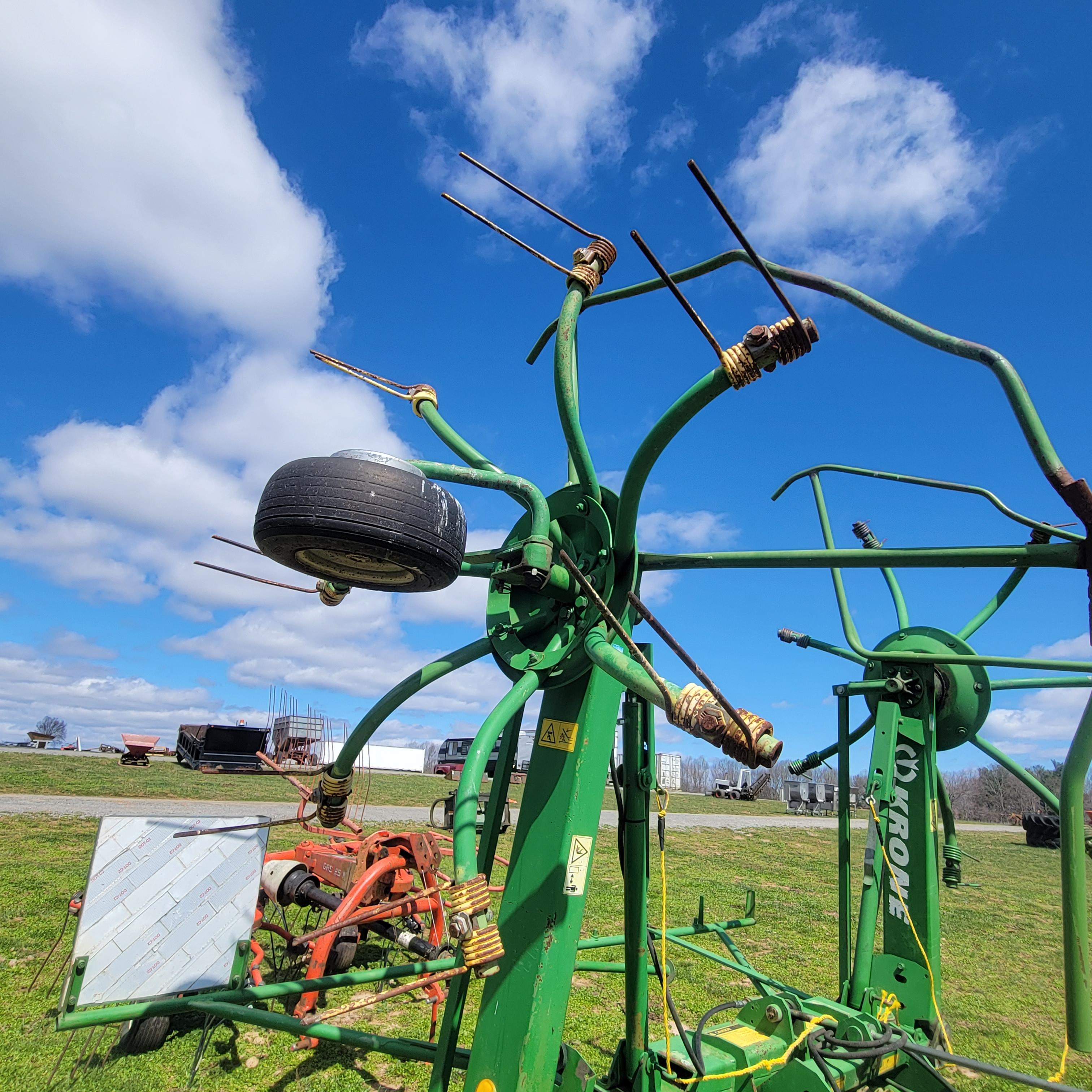 KRONE 4 BASKET TEDDER W/ PTO - FIELD READY!