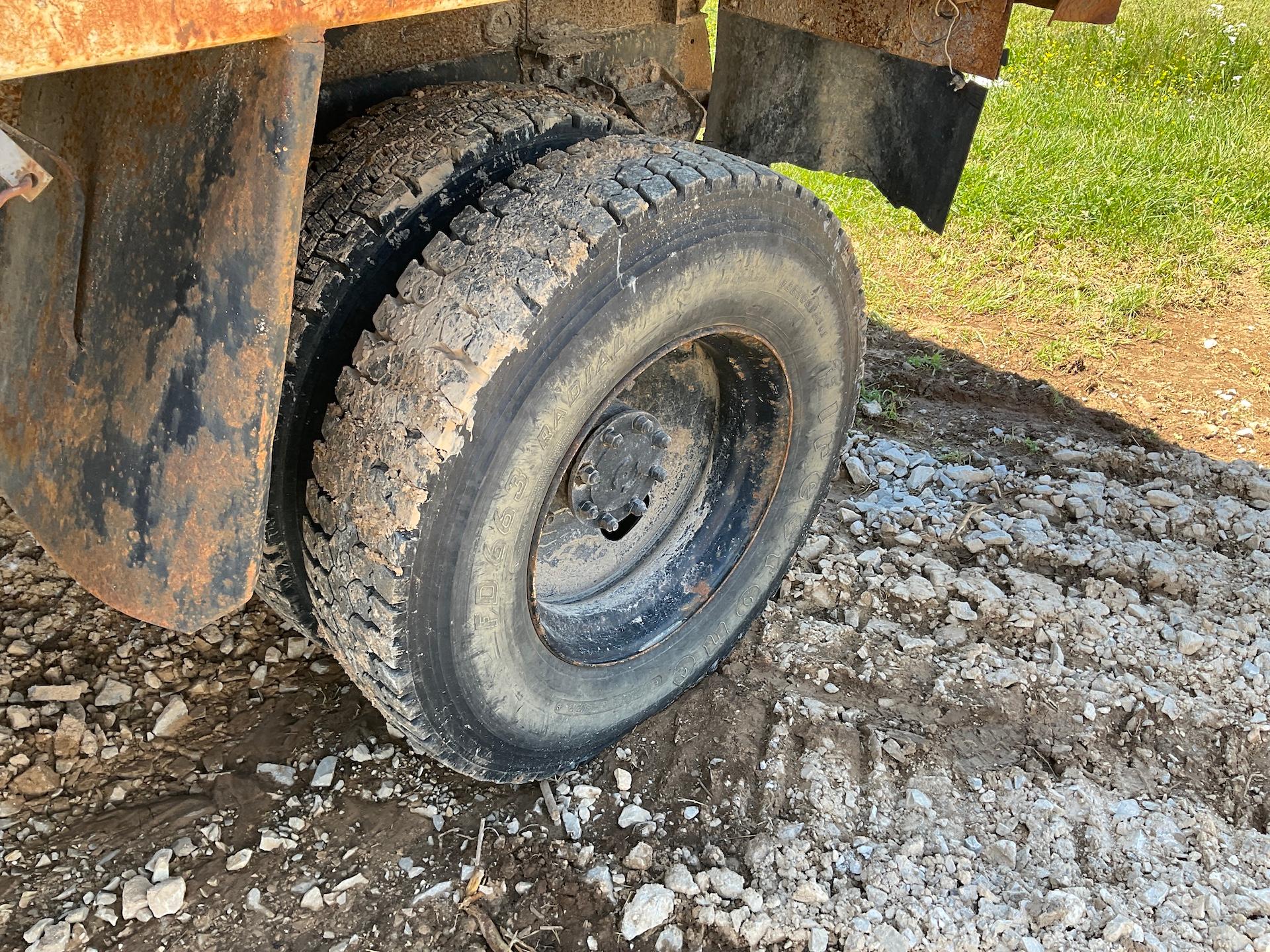 1988 F800 Ford Dump Truck