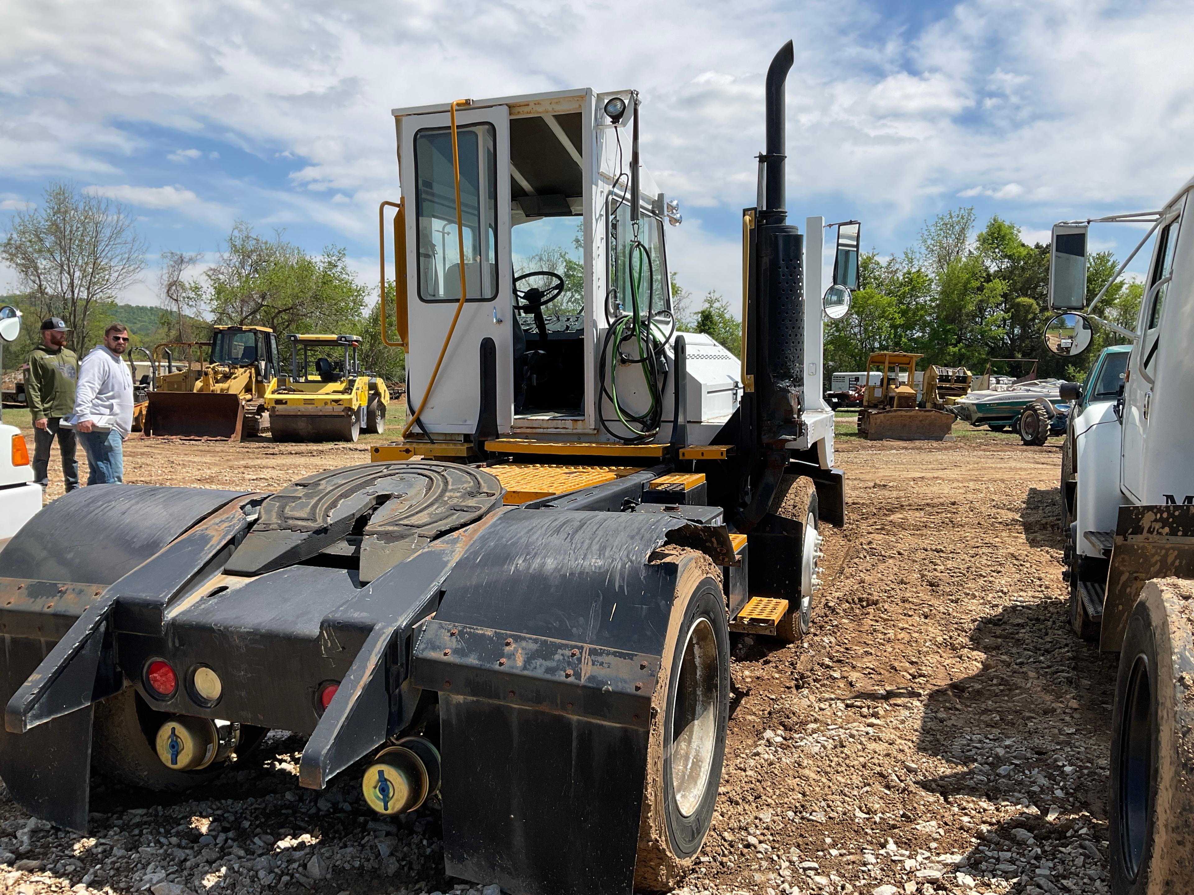 2014 Ottawah Yard Truck