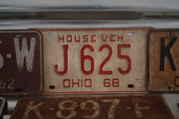 License Plates w/ House Vehicle