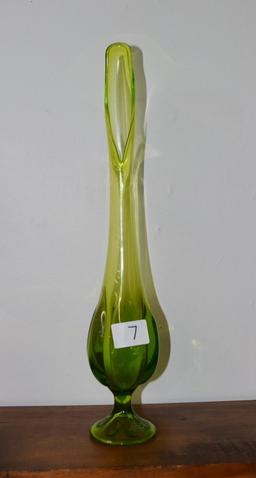 ART GLASS VASE GREEN