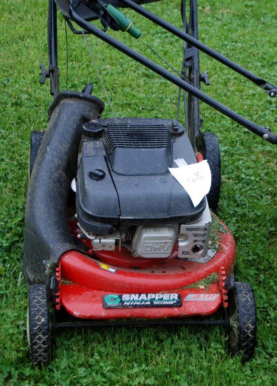 SNAPPER LAWN MOWER & SCOTTS SPREADER