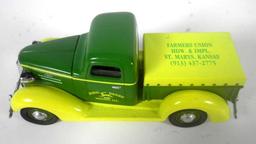 Liberty Classics 1937 Chevy Pickup in John Deere Livery Coin Bank w/Key