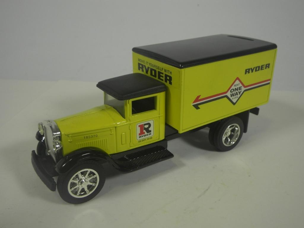 Scale Models "American Classic" Ryder Freight Truck Coin Bank w/Key & Box