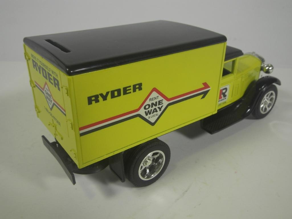 Scale Models "American Classic" Ryder Freight Truck Coin Bank w/Key & Box