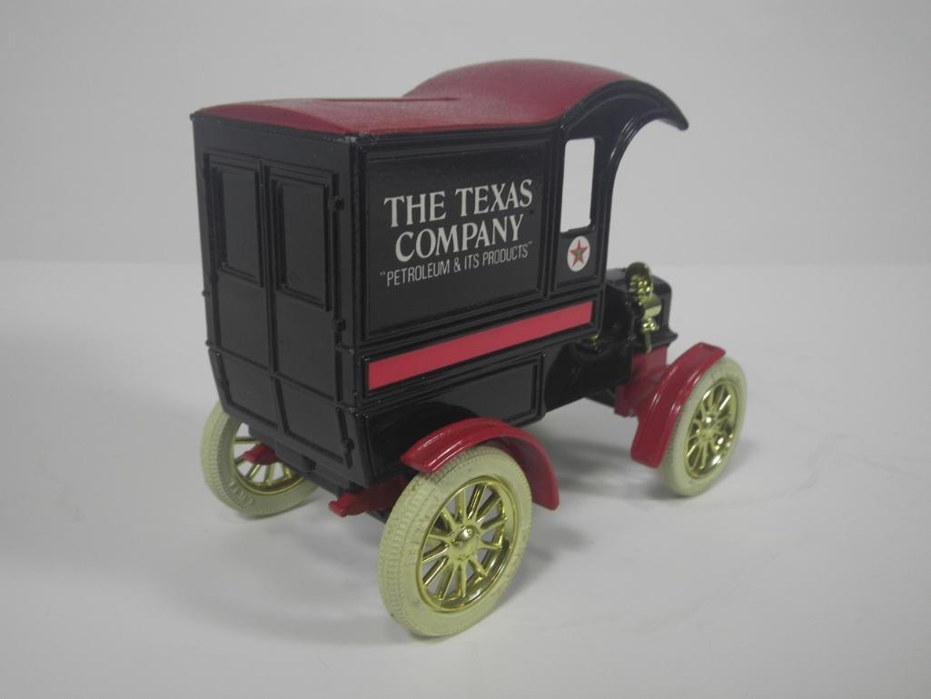 Ertl 1918 Ford Model T Runabout "The Texas Company" Coin Bank w/Box