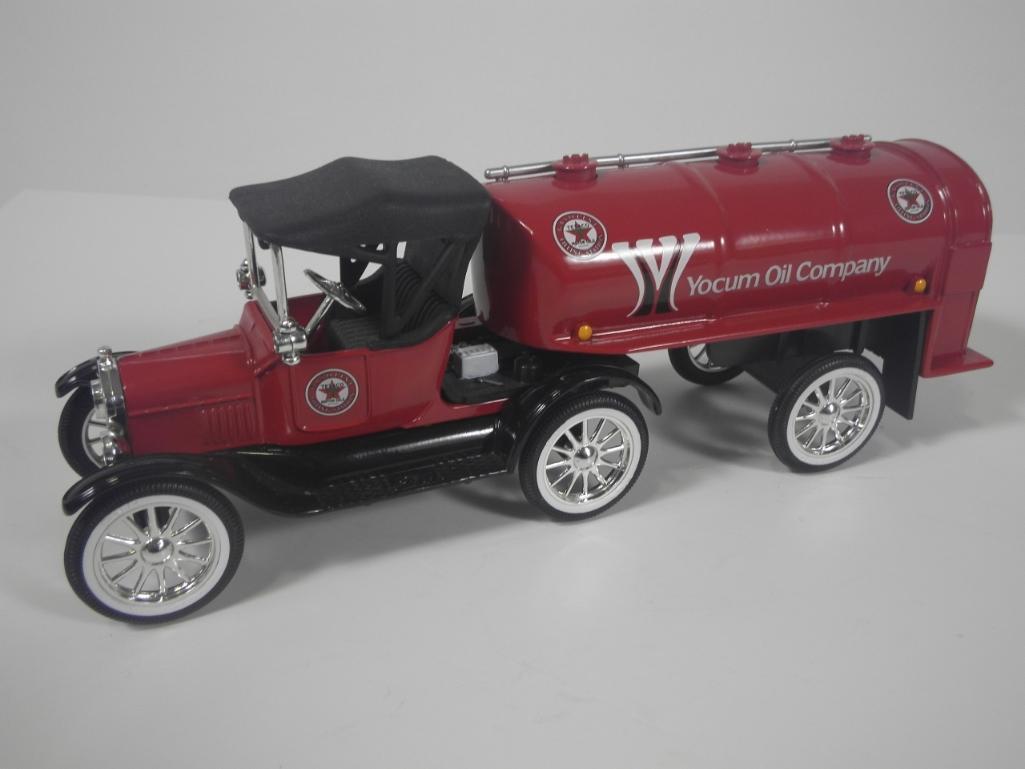 Ertl 1918 Ford Model T Runabout w/"Yocum Oil Company" Tanker Trailer Coin Bank w/Key & Box