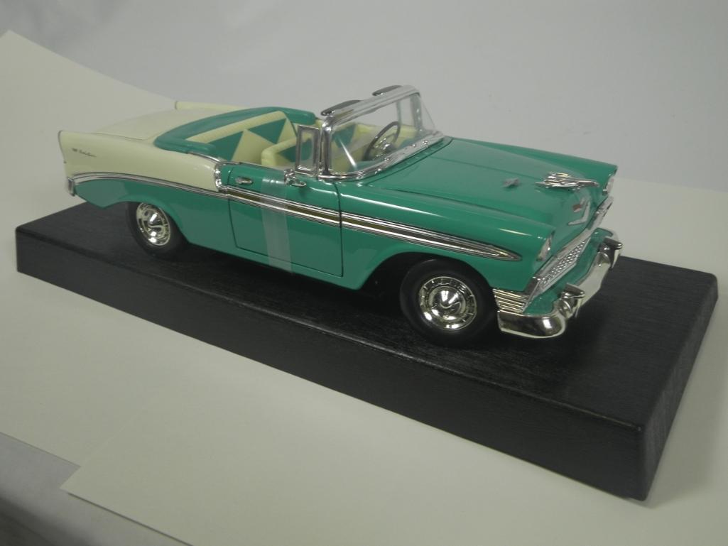 Road Legends 1956 Chevrolet Bel Air 1:18 Scale Model w/Box