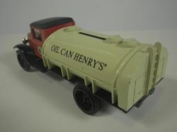 Ertl 1931 Hawkeye "Oil Can Henry's" Tanker Bank w/Key & Box