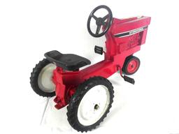 Ertl International Pedal Tractor Model 404