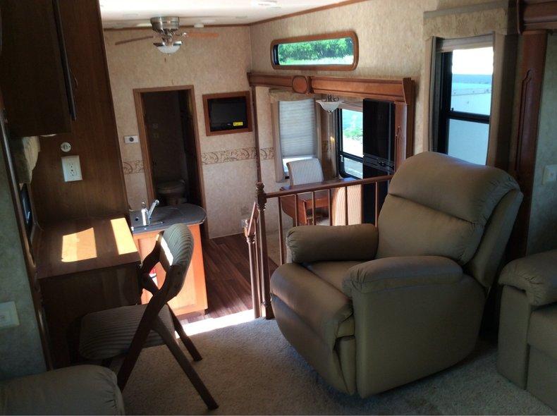 2012 Rushmore RF38FL12 Crossroads  40' 5th Wheel