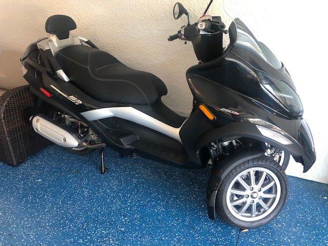 2010 Piaggio 250 Vespa Scooter