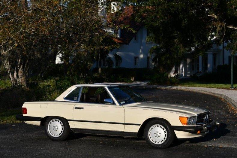 1987 Mercedes-Benz 560 SL Convertible