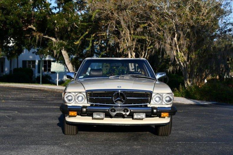 1987 Mercedes-Benz 560 SL Convertible