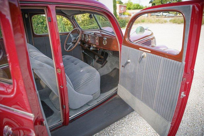 1938 Ford Deluxe Fordor Sedan