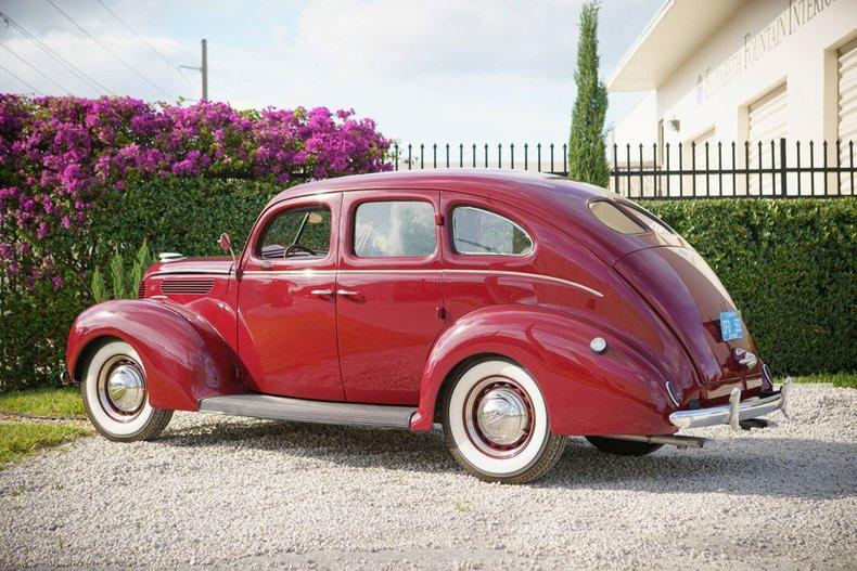 1938 Ford Deluxe Fordor Sedan