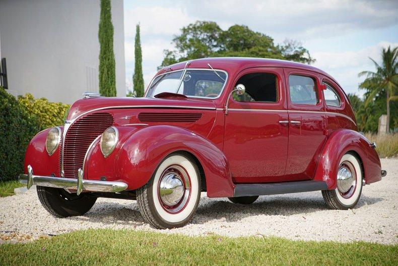 1938 Ford Deluxe Fordor Sedan