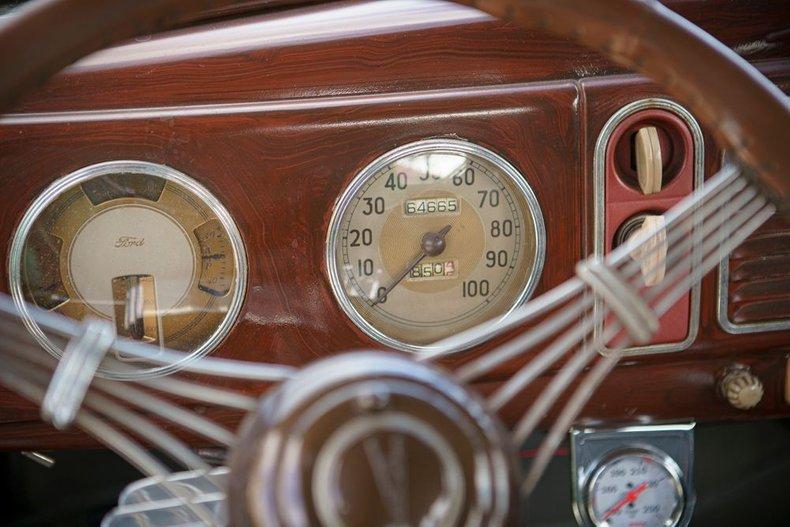 1938 Ford Deluxe Fordor Sedan