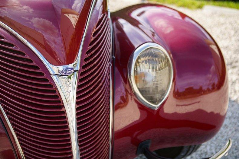 1938 Ford Deluxe Fordor Sedan
