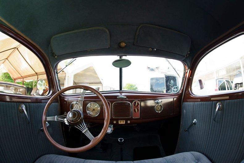 1938 Ford Deluxe Fordor Sedan