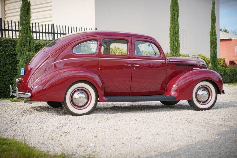 1938 Ford Deluxe Fordor Sedan