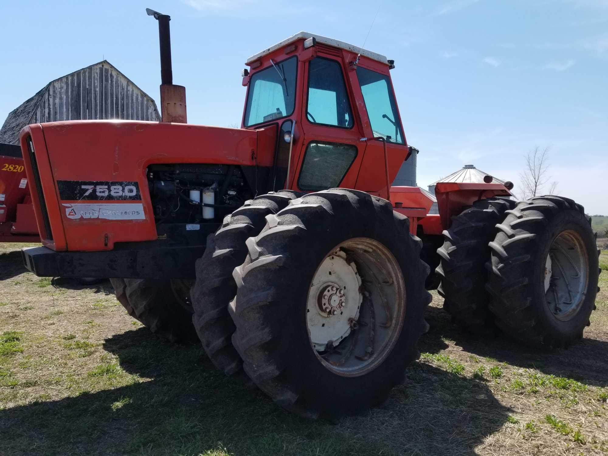 1981 ALLIS CHALMERS 7580 4 X 4 ARTICULATED 4WD TRACTOR