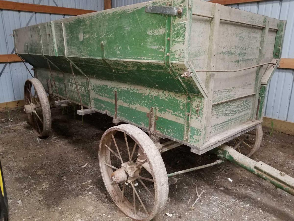 JOHN DEERE TRIUMPH WOOD FLARE BOX WAGON