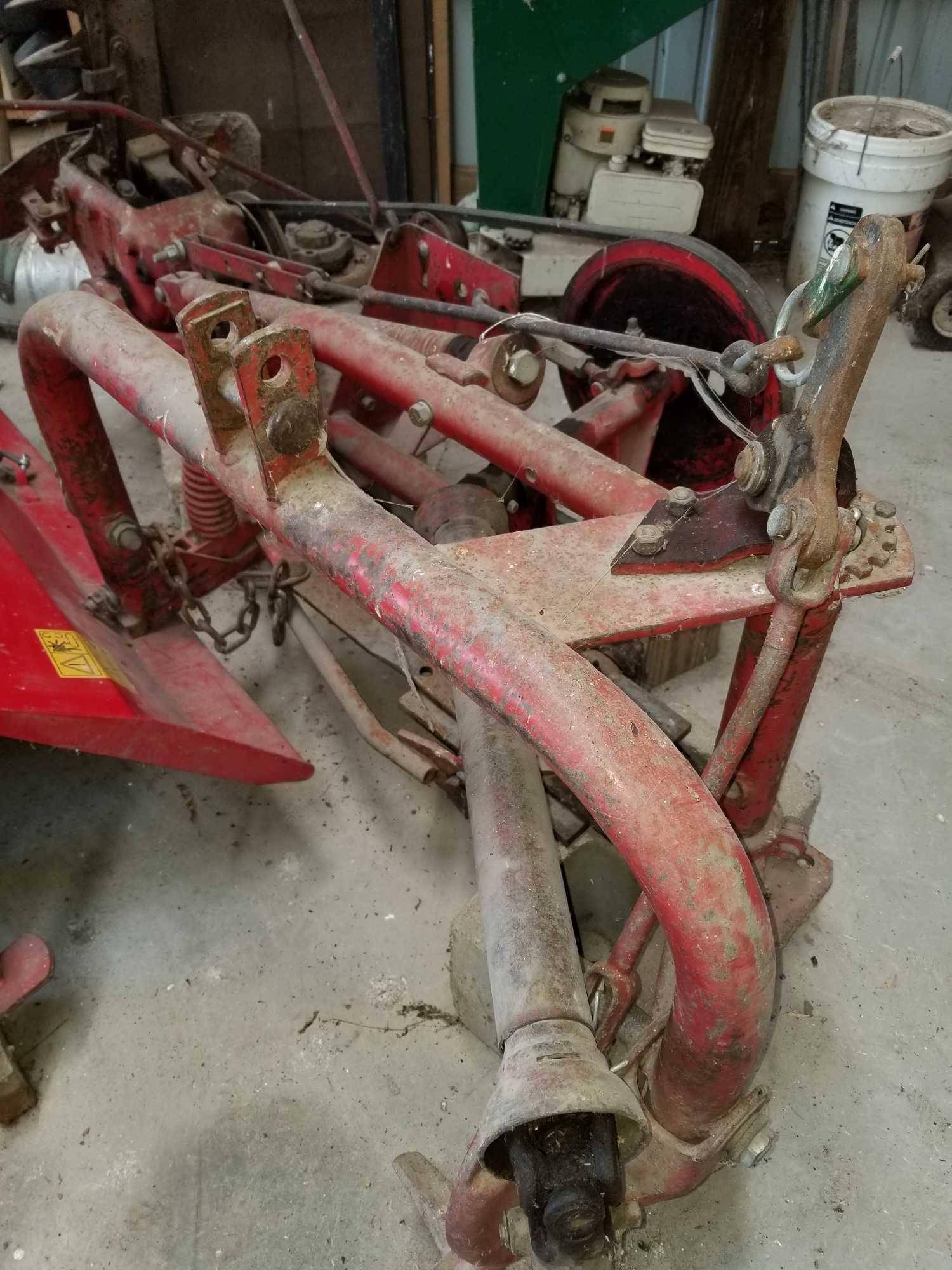 MASSEY FERGUSON 8' BAR 3PT SICKLE MOWER