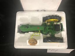 THE MODEL "B" TRACTOR PRECISION CLASSICS 1/16 SCALE NO.5107 NIB