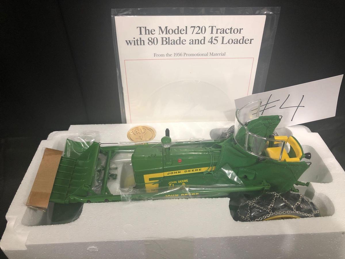 THE MODEL 720 TRACTOR WITH 80 BLADE AND 45 LOADER PRECISION CLASSIC 1/16 SCALE NO. 15165 NIB