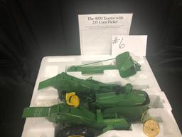 THE 4020 TRACTOR WITH 237 CORN PICKER PRECISION CLASSICS 1/16 SCALE NO. 5083 NIB