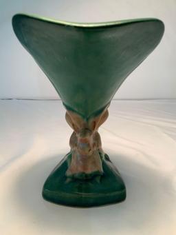 ROSEVILLE 203-6 INCH CORNUCOPIA VASE ZEPHYR LILLY PATTERN