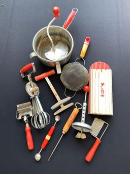 RED HANDLE VINTAGE KITCHEN UTENSILS