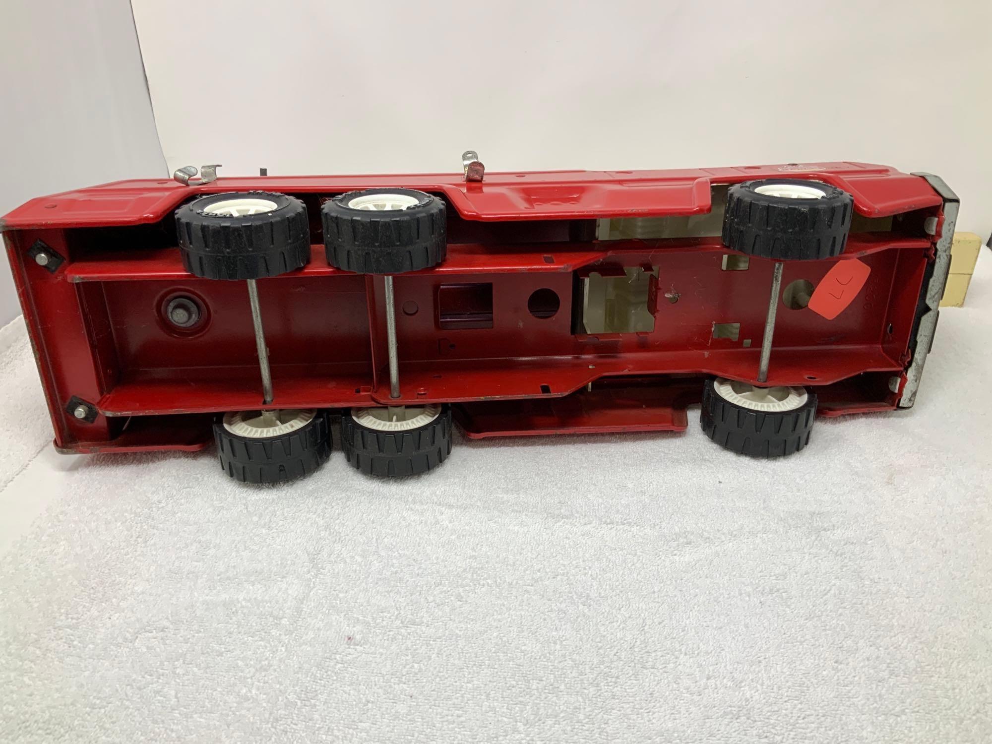 Vintage Tonka pressed steel fire truck with ladder