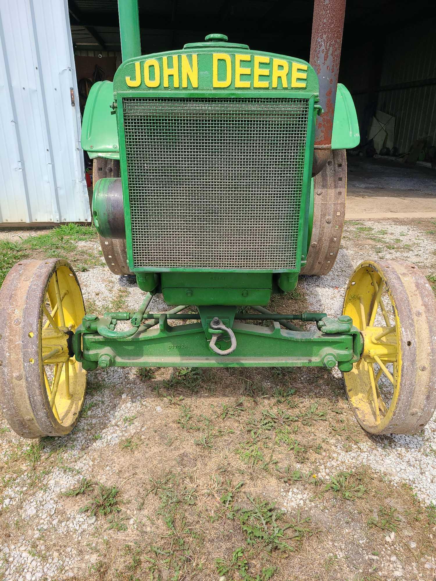 JOHN DEERE D TRACTOR