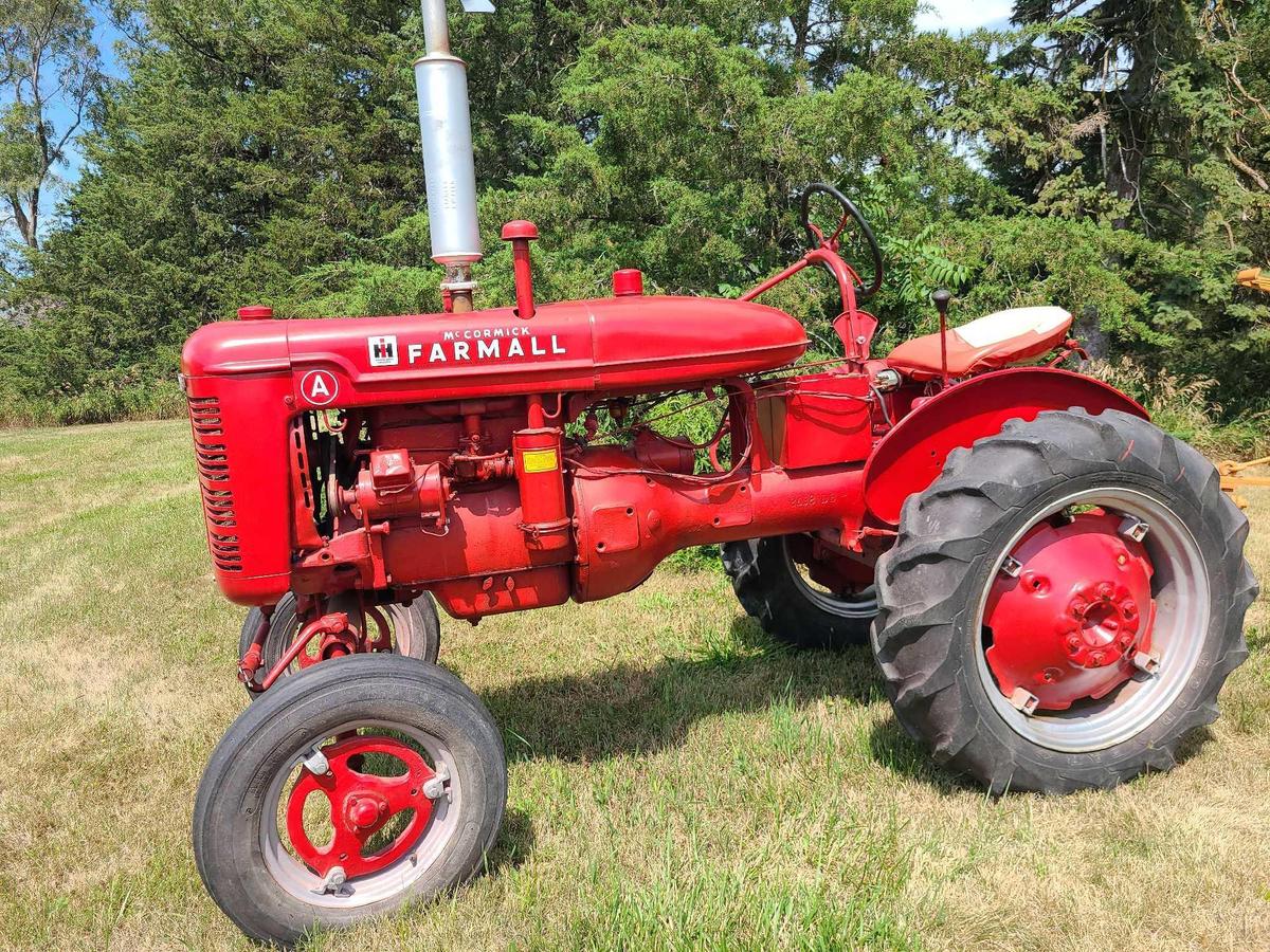 MCCORMICK FARMALL A TRACTOR