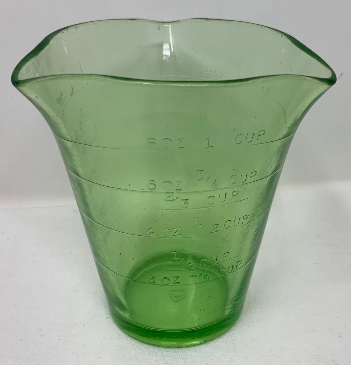 Vintage Federal green depression measuring cup 8 oz, 2 c green depression