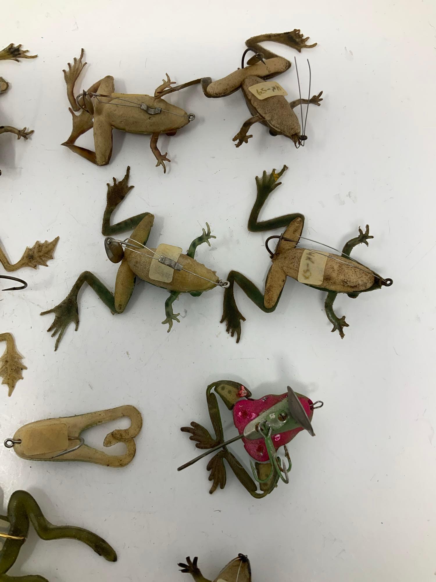 VINTAGE PLASTIC FROG LURES