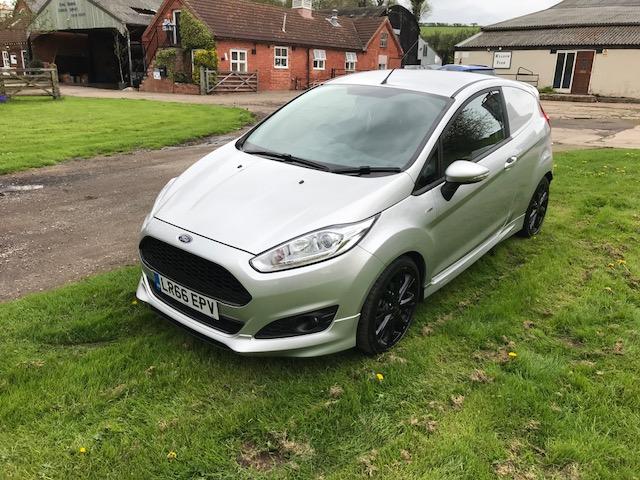 Ford Fiesta Base TDCI 2016 - full ST line body kit fitted