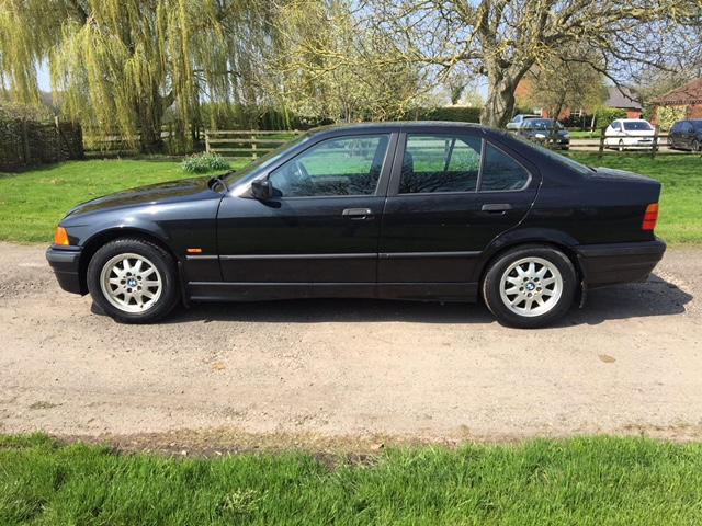 BMW 3231I SE Black