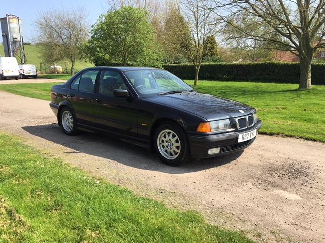 BMW 3231I SE Black