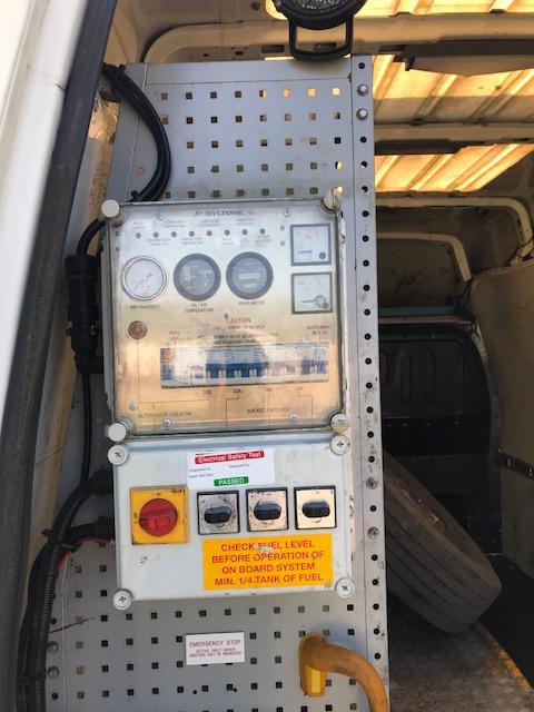 White Ford Transit Compressor 350 MWB (NO VAT) 2006