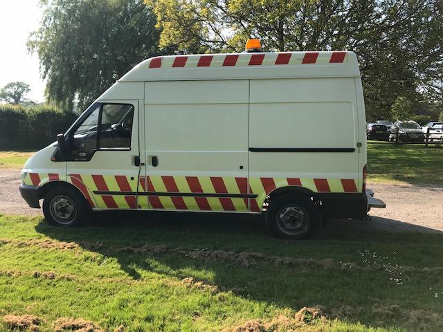 White Ford Transit Compressor 350 MWB (NO VAT) 2006