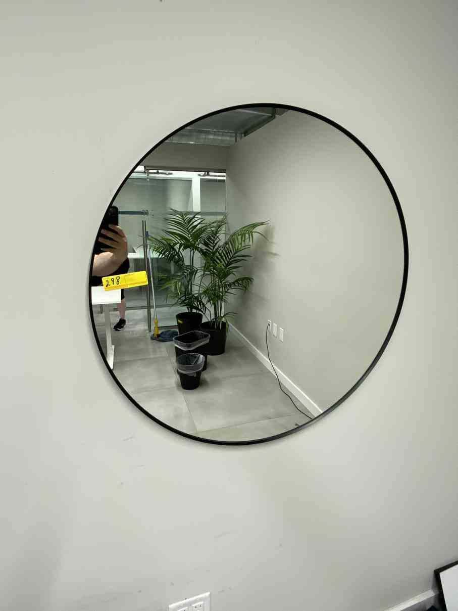 Round Mirror 31" dia