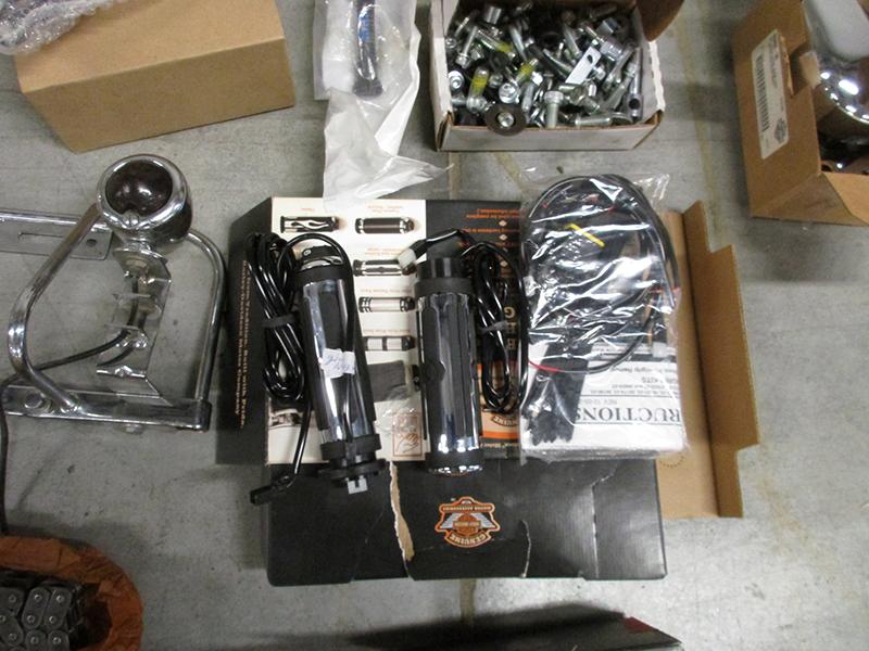 PANHEAD/SHOVELHEAD PARTS, NOS MIKUNI CARBURATOR, BUBBLE SADDLE BAGS, CAM CO