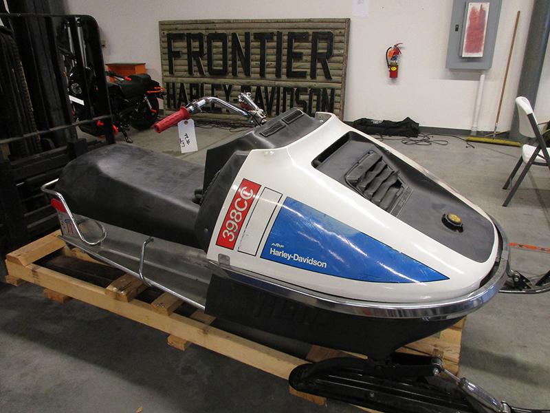 HARLEY DAVIDSON 440CC SNOWMOBILE W/O MOTOR